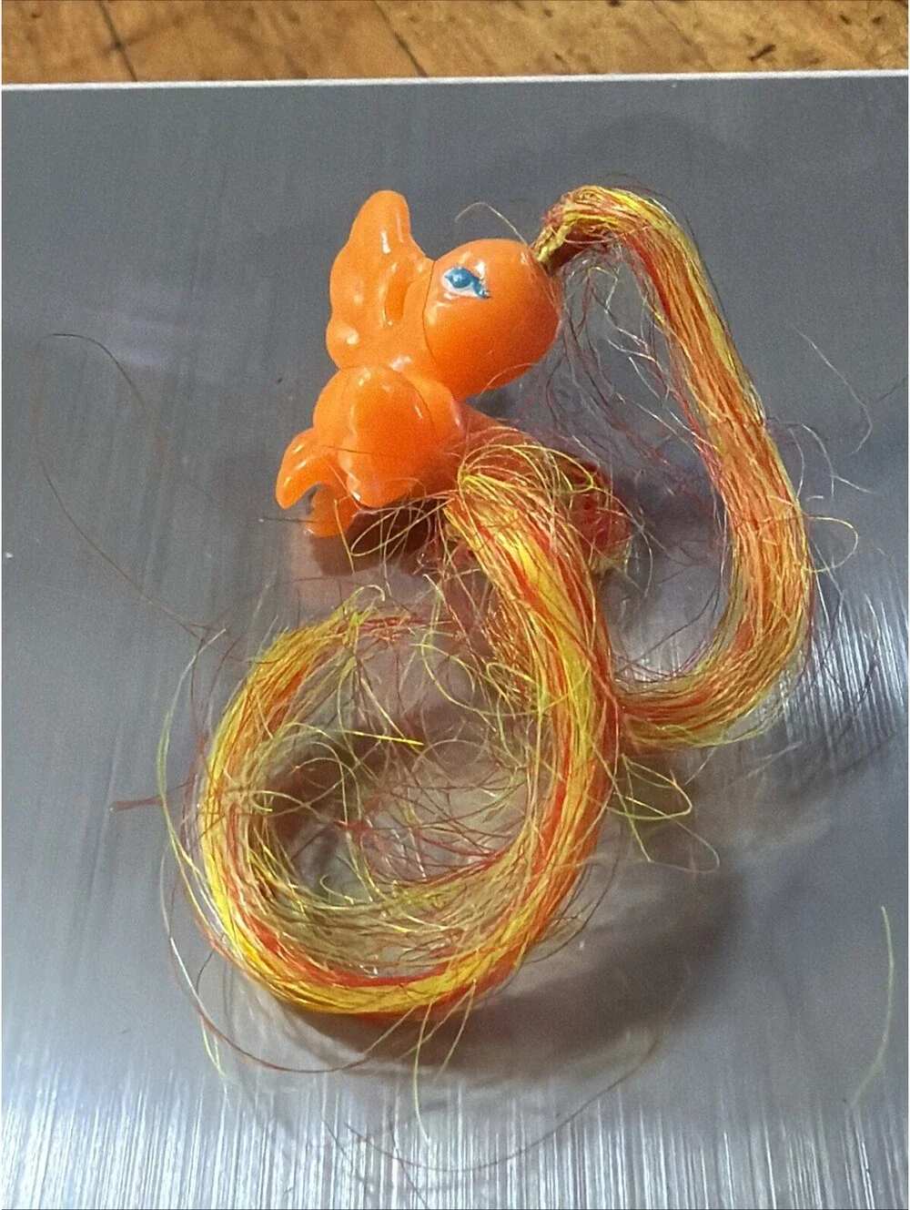Hasbro Fairy Tails Bird Teeny Tiny Tails Orange Bird Piña Colada